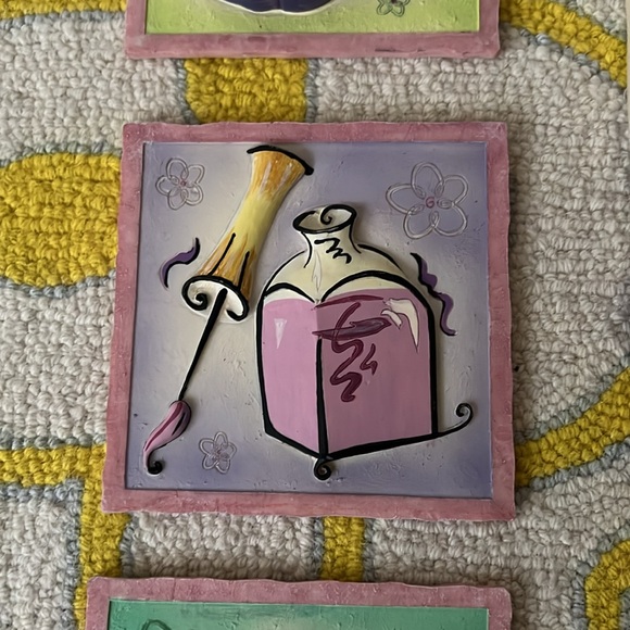 Fashion-Themed Memo Board with Accessories - Picture 3 of 11